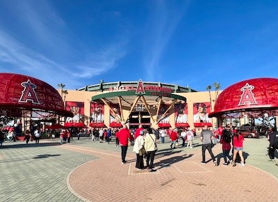 【2023年最新】エンゼルス大谷翔平観戦レポート 4月ホーム開幕戦〜良い席で見る裏技やサインやボールをもらう方法