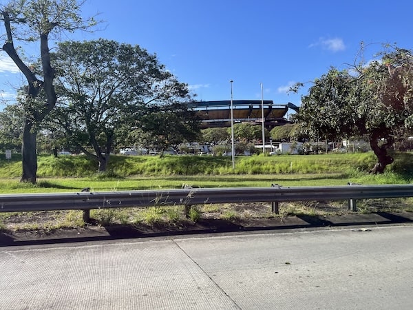 【ハワイ2024年最新】絶対お得！西海岸オプショナルツアーで新鉄道「Skyline」、絶景のピンクピルボックス、アウラニ（コオリナ）、ワイケレアウトレットモール、全部体験できる！