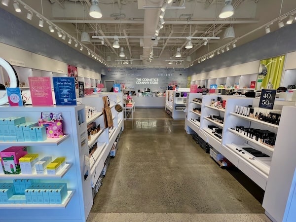 【ハワイ2024年最新】絶対お得！西海岸オプショナルツアーで新鉄道「Skyline」、絶景のピンクピルボックス、アウラニ（コオリナ）、ワイケレアウトレットモール、全部体験できる！