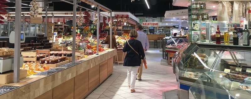 パリ★スイーツ巡り@チョコレート通りの合間にマルシェ