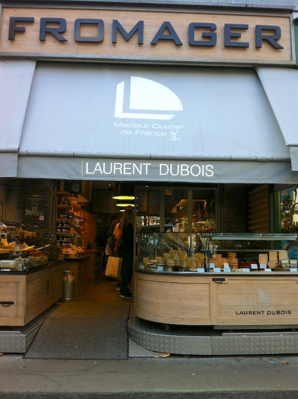 パリ★チーズ専門店「ローラン・デュボワ」フランス国家最優秀チーズ職人（MOF）のいるお店