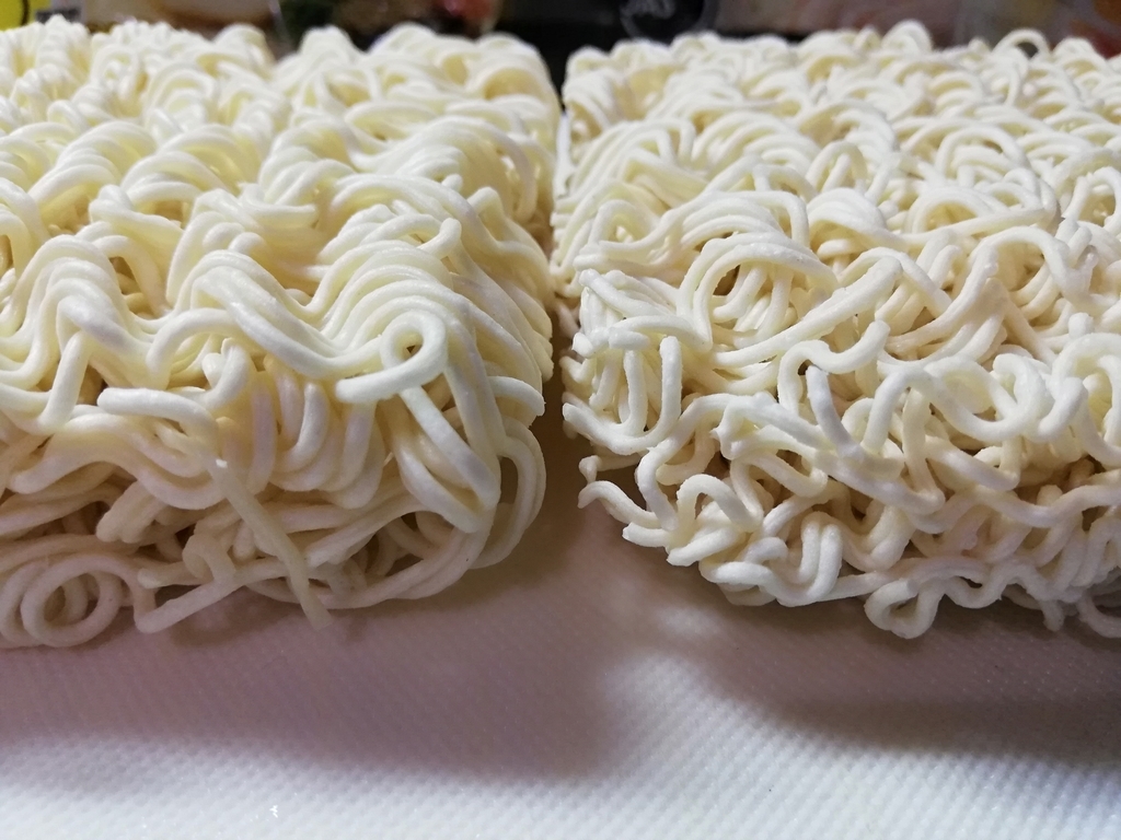 うまかっちゃんの濃厚新味はもはや別物 通常版と食べ比べた感想口コミレビュー ここで一打出ればサヨナラ
