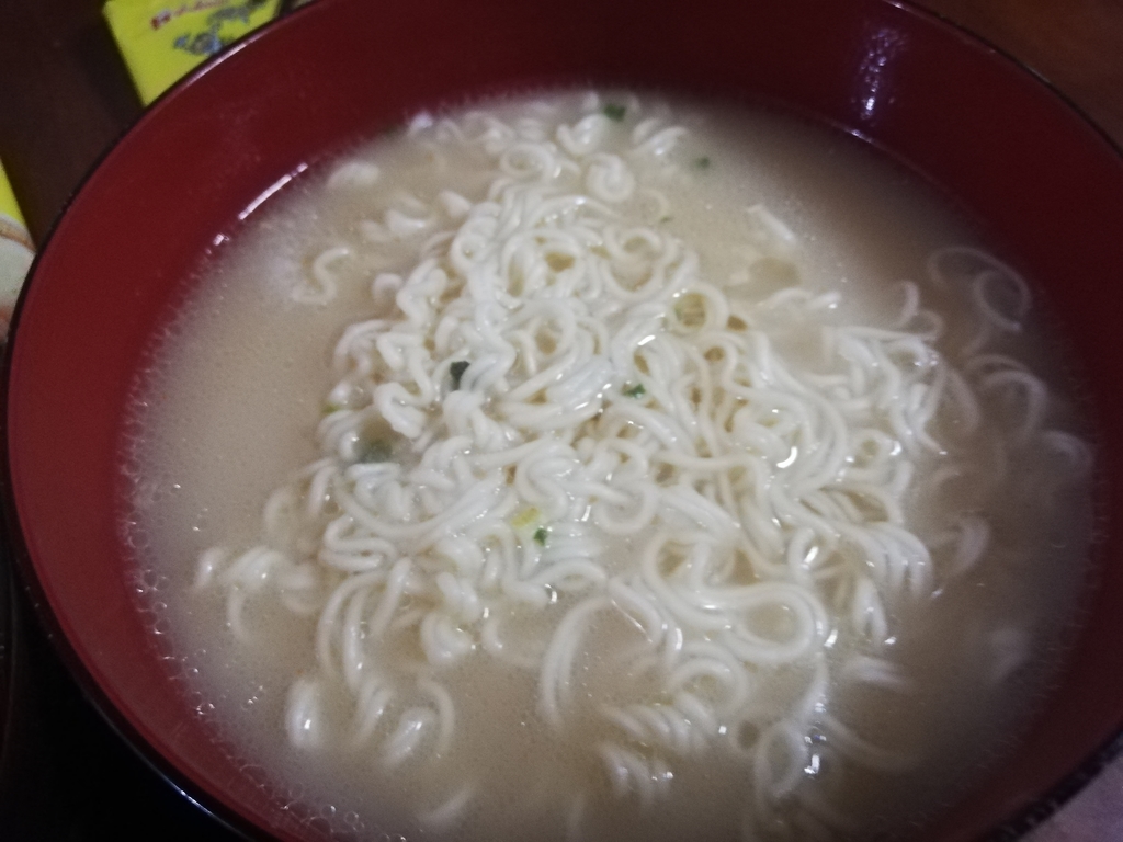 うまかっちゃんの濃厚新味はもはや別物 通常版と食べ比べた感想口コミレビュー ここで一打出ればサヨナラ