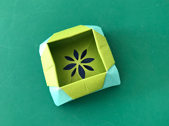 おりがみ　きりがみ　箱