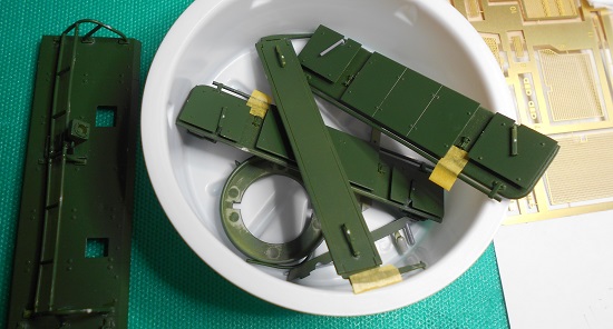 (19)1/35 陸上自衛隊水陸両用車 AAV7A1を作ります。荷台の塗装と組み立ての続き。