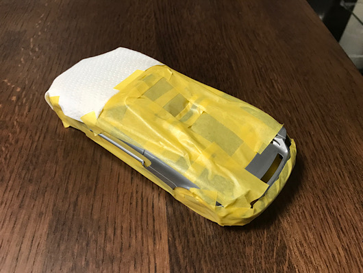 （8）「1/24 ポルシェ カレラ GT」を作ります。赤い色で塗装するシートとボディの内側について。