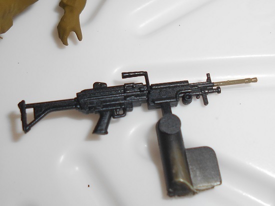 （13）「1/35陸上自衛隊 軽装甲機動車（LAV）」を作ります。車体の塗装が終わるまでと小さなパーツについて。