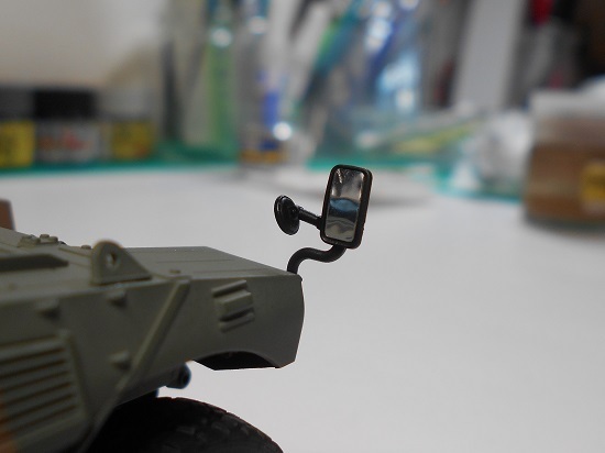 （18）「1/35陸上自衛隊 軽装甲機動車（LAV）」を作ります。完成前の細かい作業。