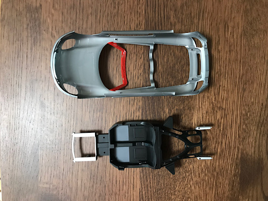 (9)「1/24 ポルシェ カレラ GT」を作ります。塗装したパーツ。
