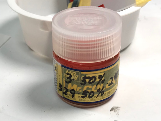 （15）「1/24 ポルシェ カレラ GT」を作ります。塗装とマスキングは続きます。