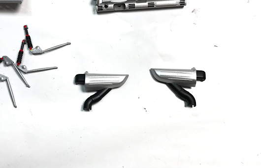 （15）「1/24 ポルシェ カレラ GT」を作ります。塗装とマスキングは続きます。