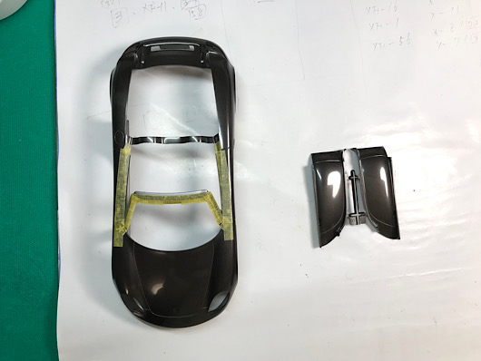 （18）「1/24 ポルシェ カレラ GT」を作ります。塗装したボディの写真です。
