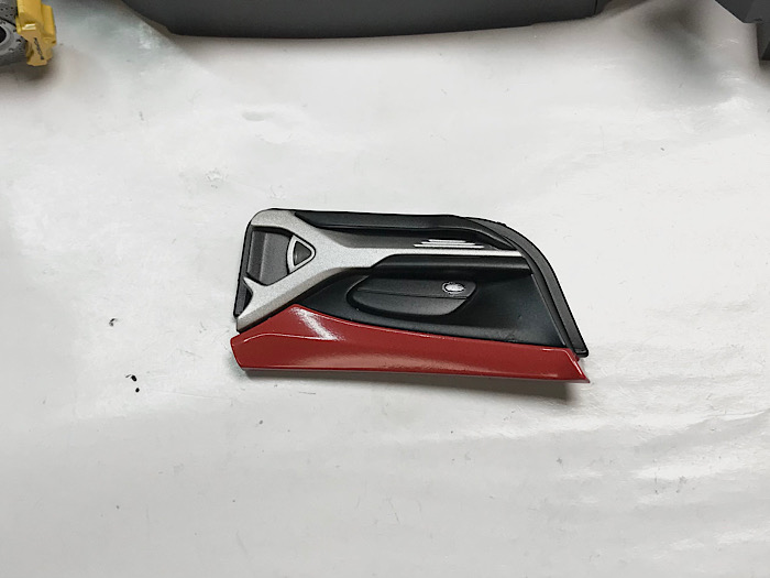 （24）「1/24 ポルシェ カレラ GT」を作ります。　組み立てたパーツ（内装、エンジン、アップライトなど）の写真。
