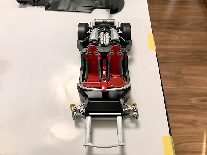 （25）「1/24 ポルシェ カレラ GT」を作ります。組み立てたシャーシの写真です。