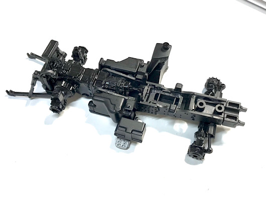 （15）「1/35 ヤンマートラクター YT5113A」を作ります。足回りの組み立てをしていたので写真を撮りました。