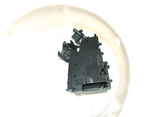 （15）「1/35 ヤンマートラクター YT5113A」を作ります。足回りの組み立てをしていたので写真を撮りました。