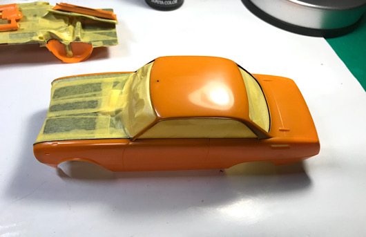 （9）「1/24 いすゞ ベレット 1600GTR 前期型（1969）」を作ります。塗装が終わった内装のパーツの写真を載せます。