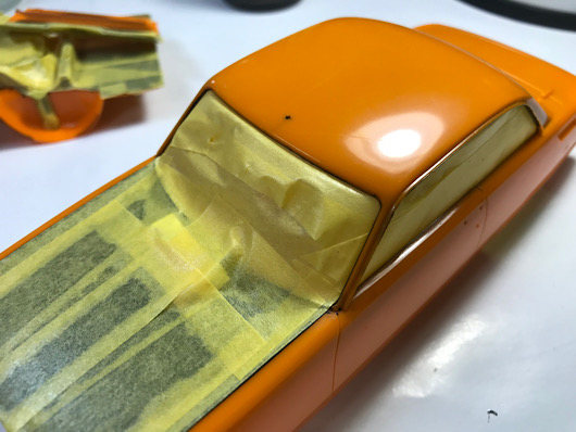 （9）「1/24 いすゞ ベレット 1600GTR 前期型（1969）」を作ります。塗装が終わった内装のパーツの写真を載せます。