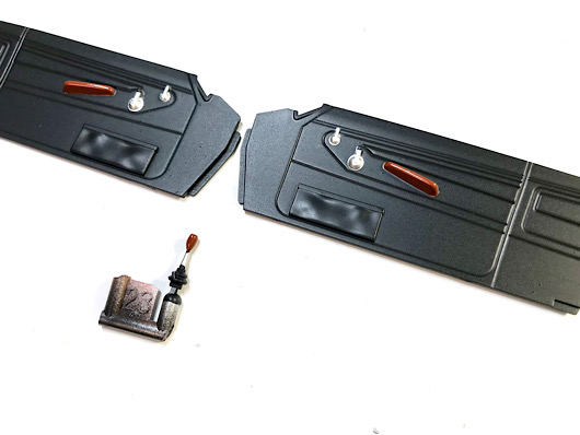 （9）「1/24 いすゞ ベレット 1600GTR 前期型（1969）」を作ります。塗装が終わった内装のパーツの写真を載せます。