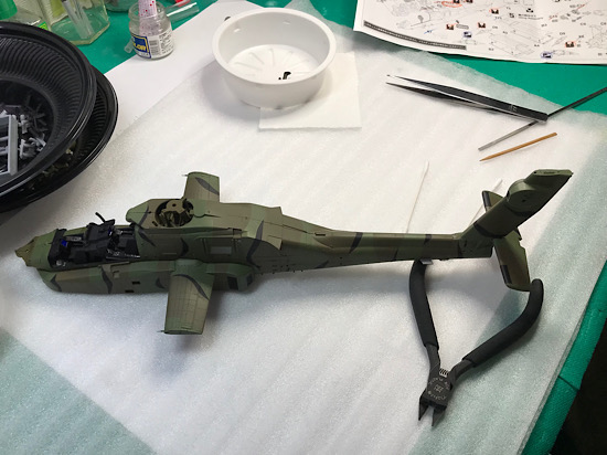 「1/48 AH-64D アパッチ ロングボウ“陸上自衛隊”」を作ります。