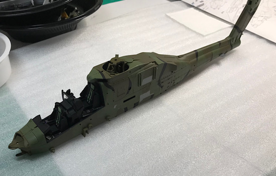 「1/48 AH-64D アパッチ ロングボウ“陸上自衛隊”」を作ります。