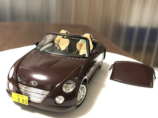 (13)「1/24 ダイハツ L880K コペン アルティメットエディション ’06」を作ります。もう少しで完成。