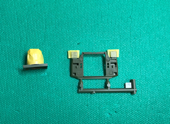 「1/72 陸上自衛隊 96式装輪装甲車B型」を作ります。次の塗装のためのマスキング。