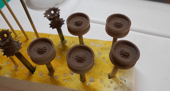 「1/35 陸上自衛隊87式自走高射機関砲 高射教導隊」を作ります。茶色の塗装