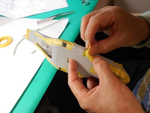 （2）「1/72 オスプレイ ‘‘ 陸上自衛隊 初号機 ”」を作ります。エンジンと機体のマスキングと塗装。　