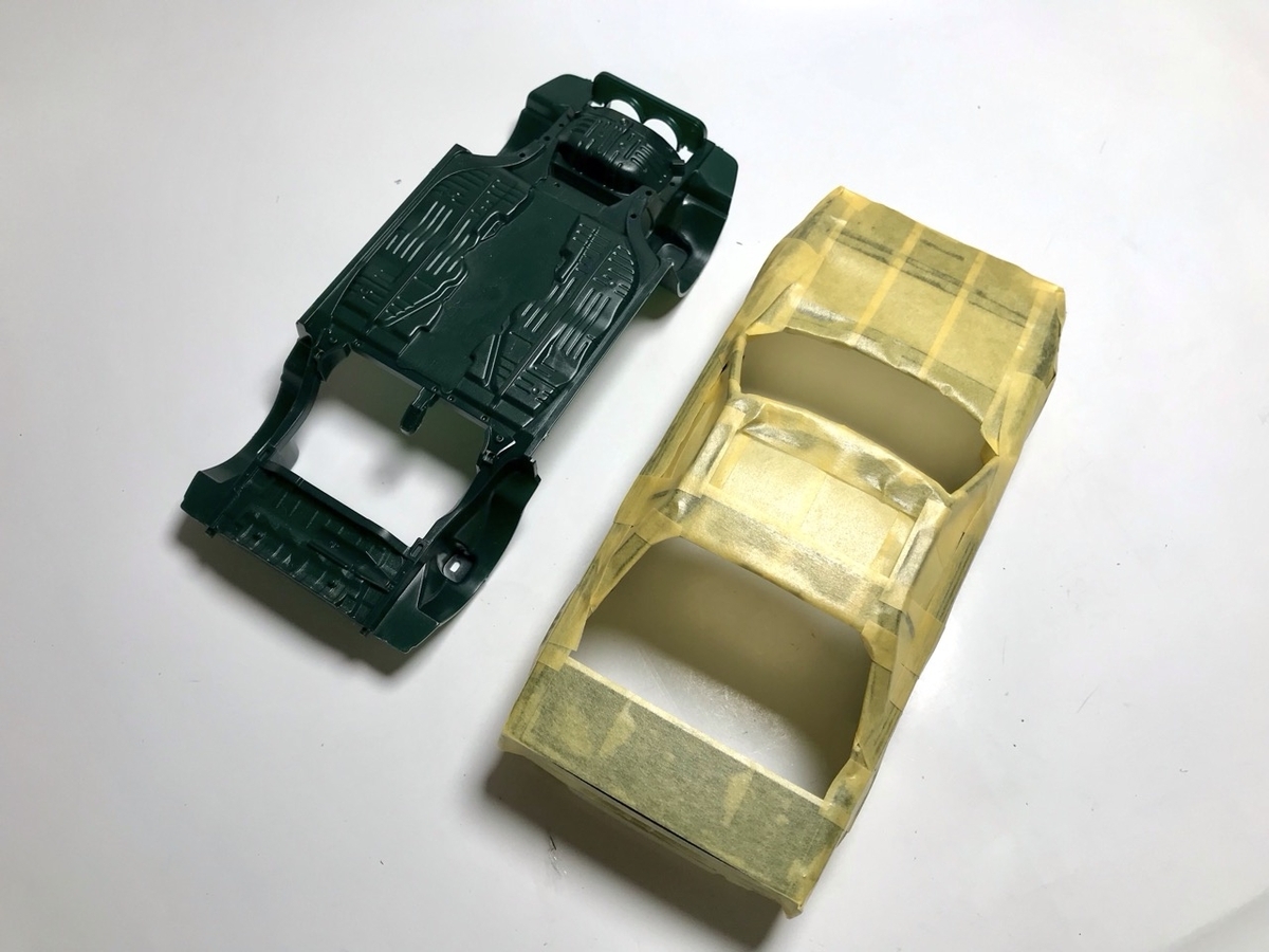 (3)「1/24 トヨタ MR2」を作ります。内装のパーツの塗装。 (3)「1/24 トヨタ MR2」を作ります。内装のパーツの塗装。