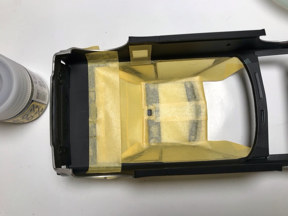 （22）「1/24 トヨタ MR2」を作ります。小さな部分のマスキングから塗装まで。