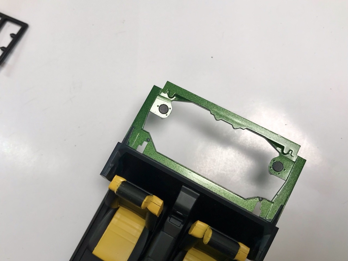 （23）「1/24 トヨタ MR2」を作ります。組み立てが始まりました。
