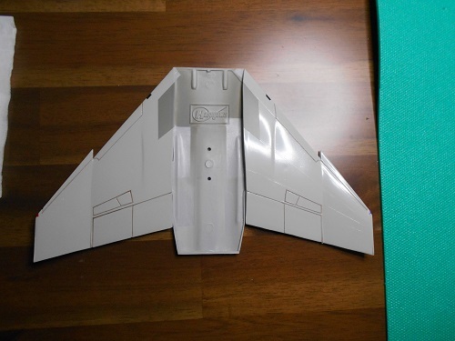 「1/72 F-4EJ ファントムⅡ」を作ります。塗装したパーツを組み立てます。