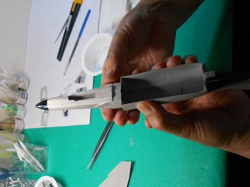 「1/72 F-4EJ ファントムⅡ」を作ります。塗装したパーツを組み立てます。