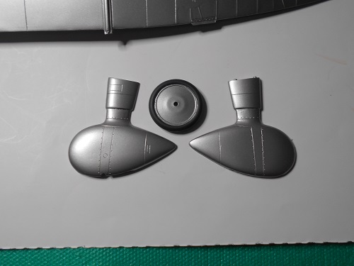 「1/32 九六式艦上戦闘機　三菱 A5M2b 日華事変」を作ります。塗装が終わったパーツ。