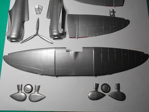 「1/32 九六式艦上戦闘機　三菱 A5M2b 日華事変」を作ります。塗装が終わったパーツ。