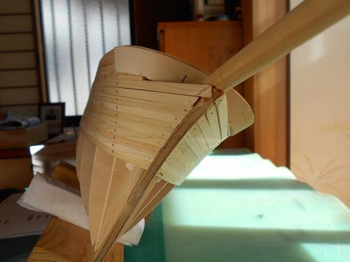 今井科学社製の帆船模型「1/80 日本丸」を作ります。外板張り・船首（7）
