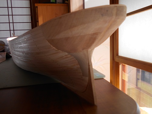 今井科学社製の帆船模型「1/80 日本丸」を作ります。表面の加工とキール