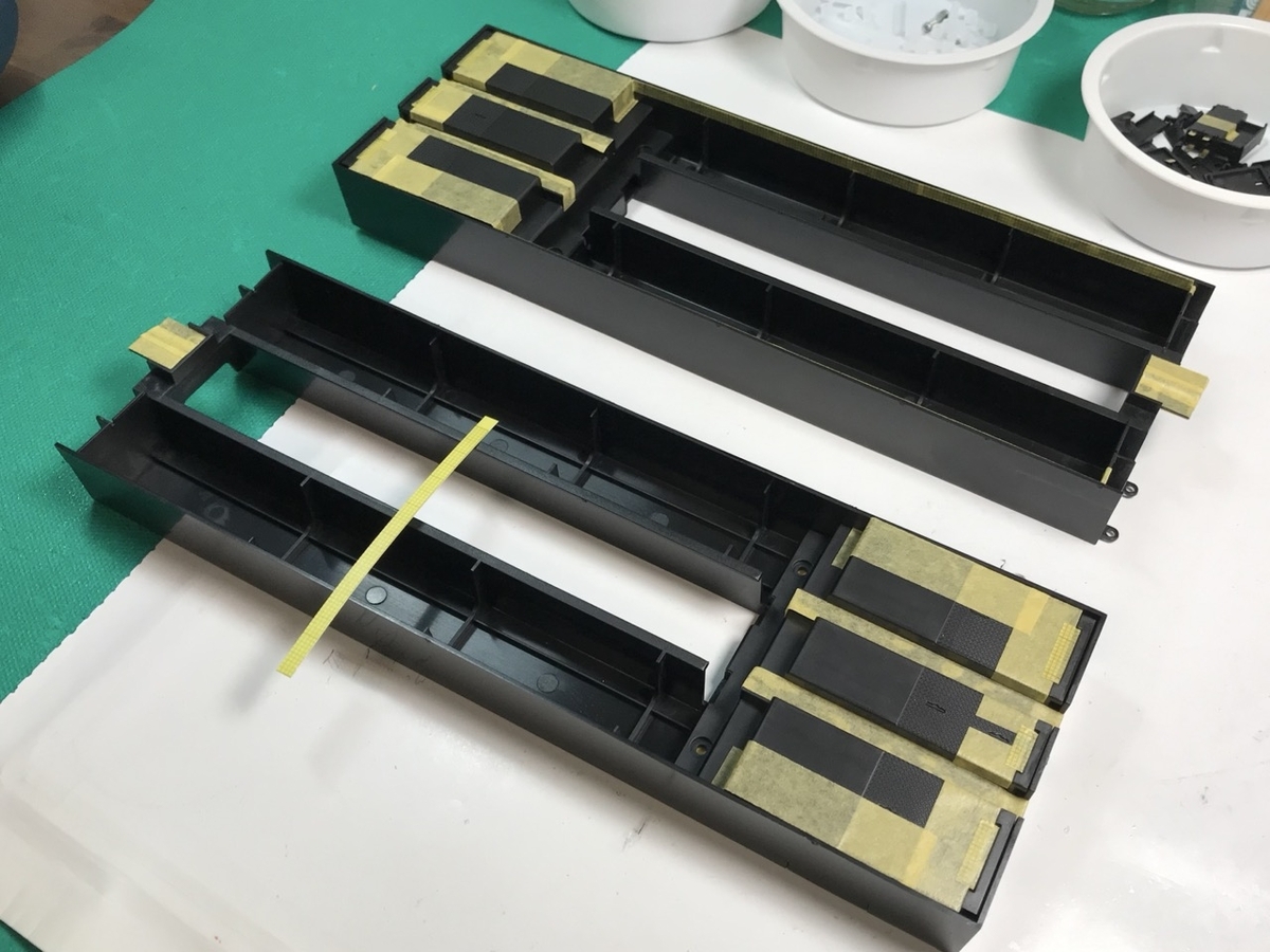 「1/45 ディーゼル機関車 DD51 貨物A更新機」を作ります。展示台の塗装について。