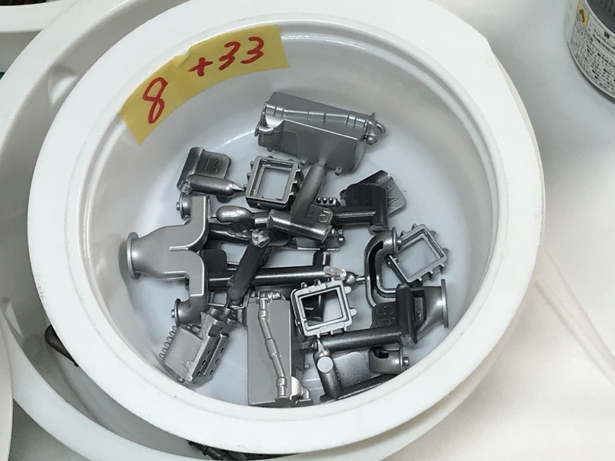 「1/45 ディーゼル機関車 DD51 貨物A更新機」を作ります。エンジンのパーツ。 「1/45 ディーゼル機関車 DD51 貨物A更新機」を作ります。エンジンのパーツ。