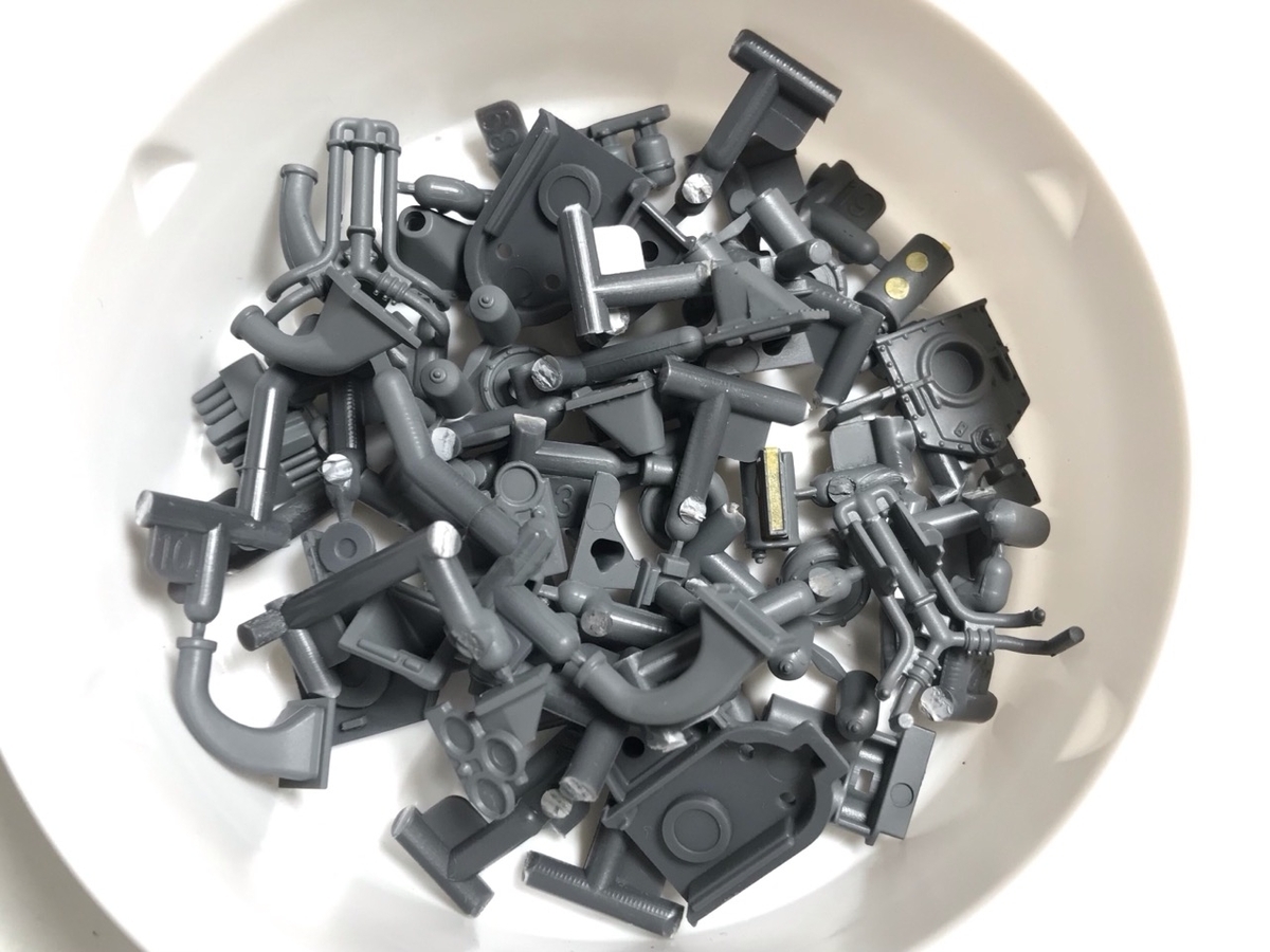 「1/45 ディーゼル機関車 DD51 貨物A更新機」を作ります。エンジンのパーツ。 「1/45 ディーゼル機関車 DD51 貨物A更新機」を作ります。エンジンのパーツ。