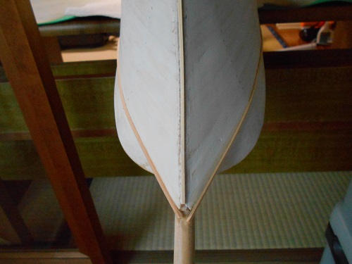 今井科学社製の帆船模型「1/80 日本丸」を作ります。表面のパテ塗り・キール。