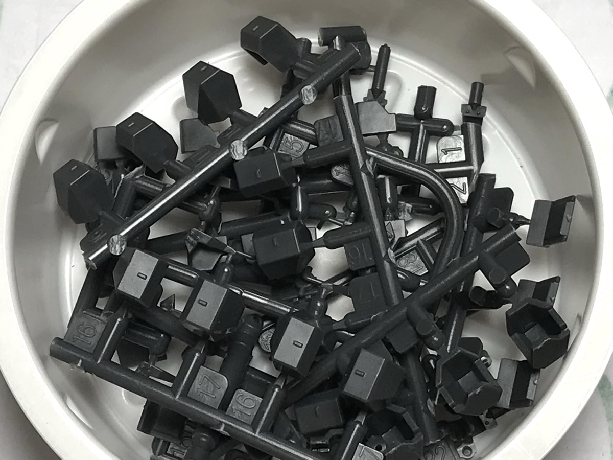 「1/45 ディーゼル機関車 DD51 貨物A更新機」を作ります。台車のパーツ。