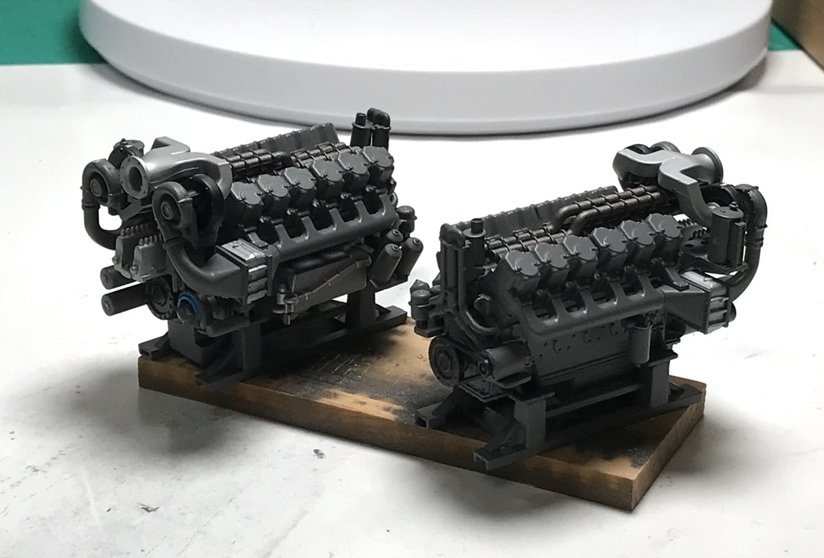 「1/45 ディーゼル機関車 DD51 貨物A更新機」を作ります。エンジンと液体変速機。