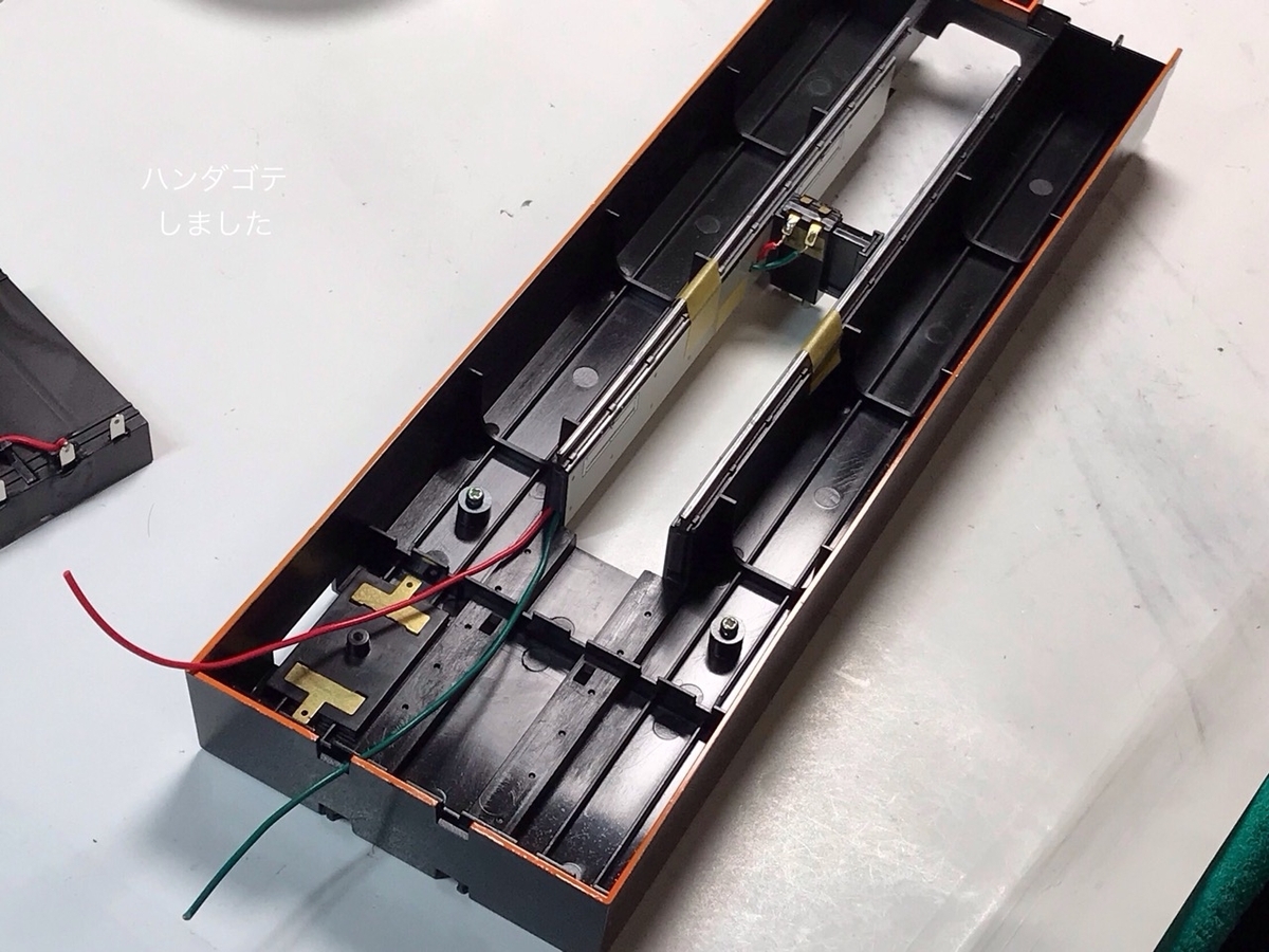 「1/45 ディーゼル機関車 DD51 貨物A更新機」を作ります。ライトを点けます。