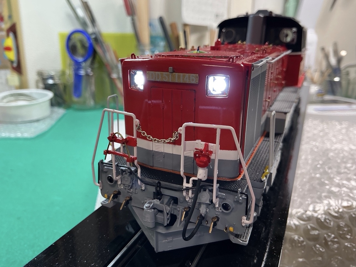 「1/45 ディーゼル機関車 DD51 貨物A更新機」を作ります。ライト。