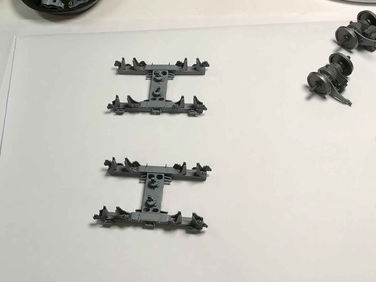 「1/45 ディーゼル機関車 DD51 貨物A更新機」を作ります。両端台車の組み立ては続きます。 「1/45 ディーゼル機関車 DD51 貨物A更新機」を作ります。両端台車の組み立ては続きます。