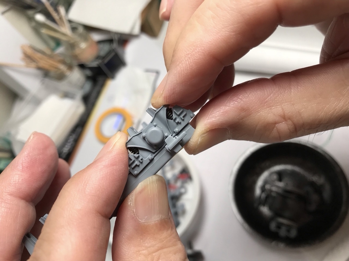「1/45 ディーゼル機関車 DD51 貨物A更新機」を作ります。両端台車の組み立ては続きます。 「1/45 ディーゼル機関車 DD51 貨物A更新機」を作ります。両端台車の組み立ては続きます。