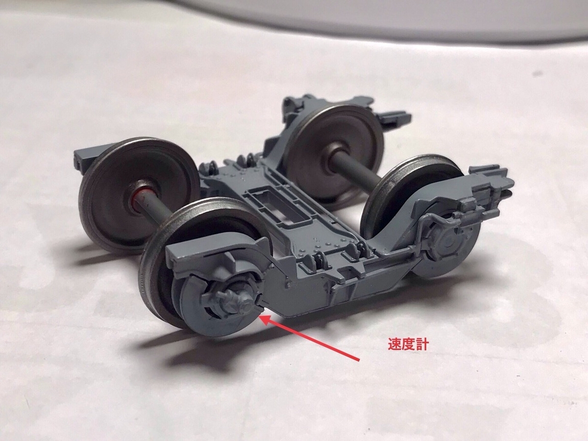 「1/45 ディーゼル機関車 DD51 貨物A更新機」を作ります。両端台車と中台車の組み立て（4）。中台車