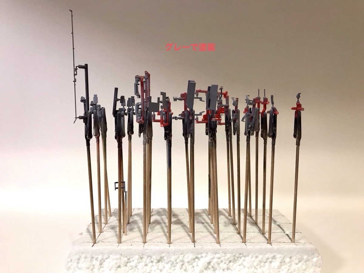 「1/45 ディーゼル機関車 DD51 貨物A更新機」を作ります。運転台・車体のパーツの塗装